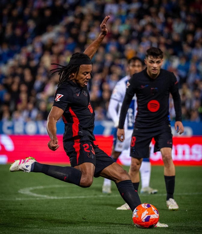 开云体育iOS版下载-清晨突围战来临；马德里竞技围绕荷甲外线爆发；信心回归；训练强度明显提升(马德里竞技阵型)