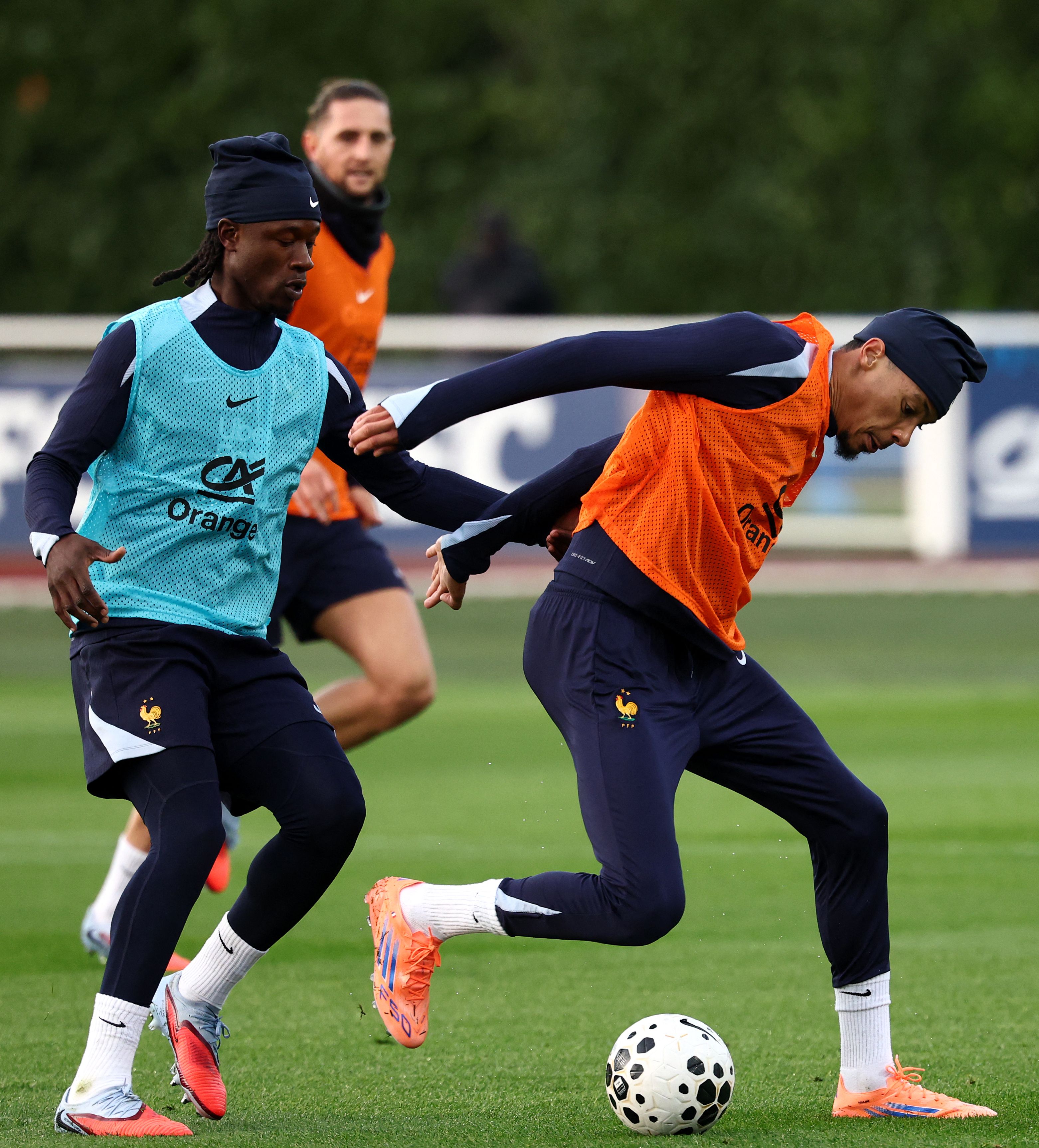 开云体育APP注册登录-这也行？今夜葡萄牙体育备战法国杯法兰克福临场应变备战中超，巴塞罗那关键时刻迎来里程碑的简单介绍